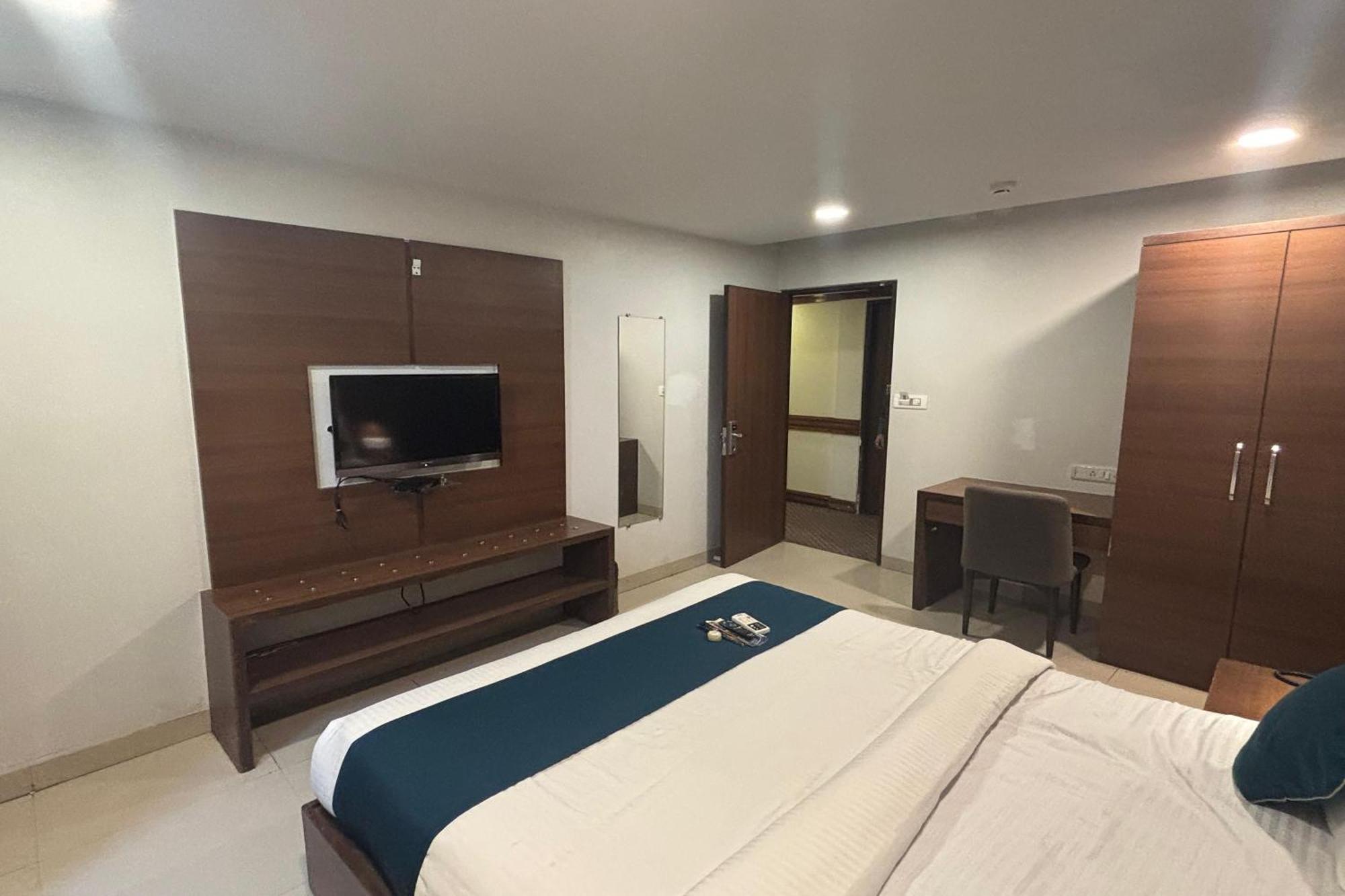 Hotel Concord Galaxy ムンバイ エクステリア 写真