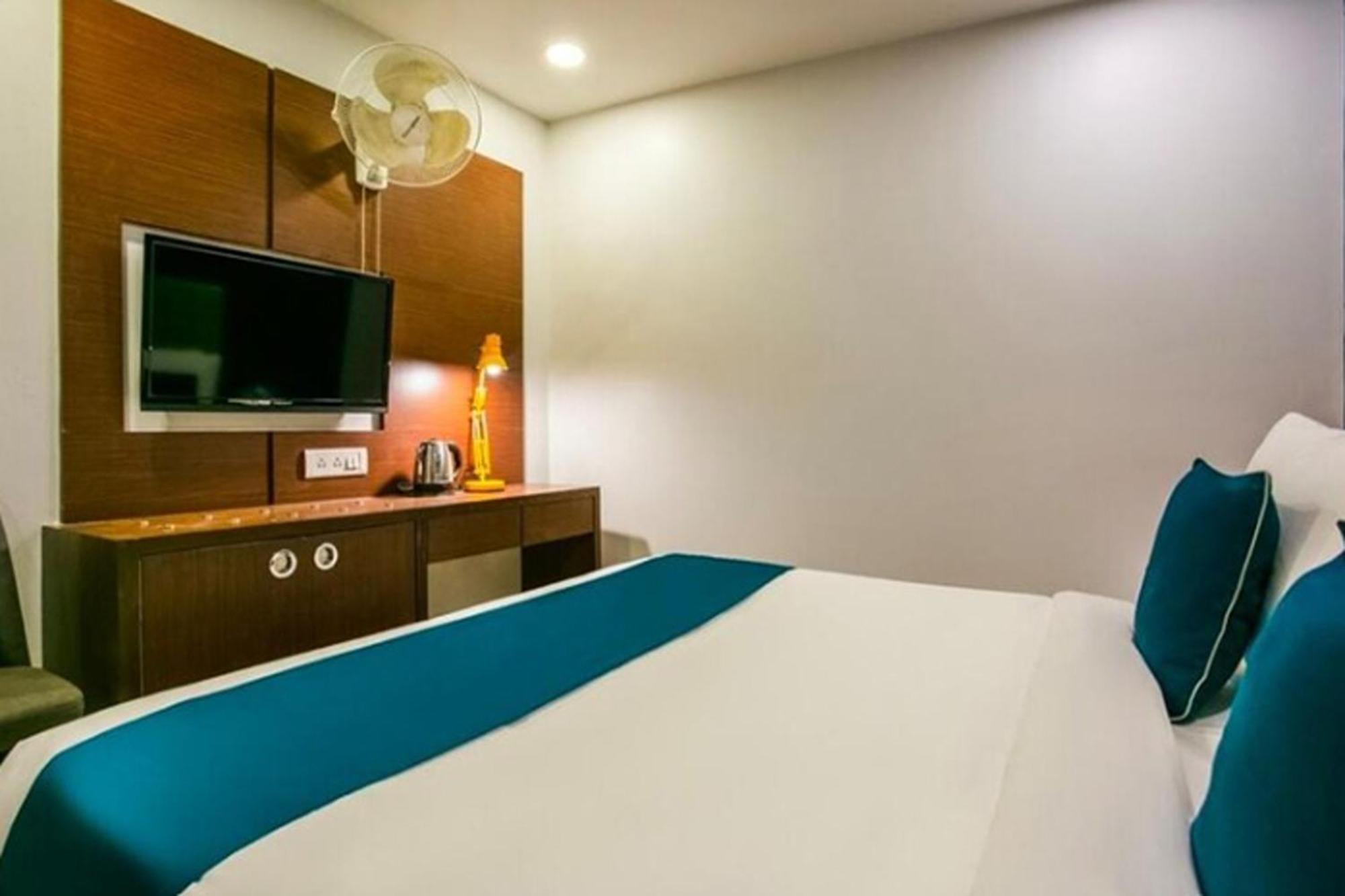 Hotel Concord Galaxy ムンバイ エクステリア 写真