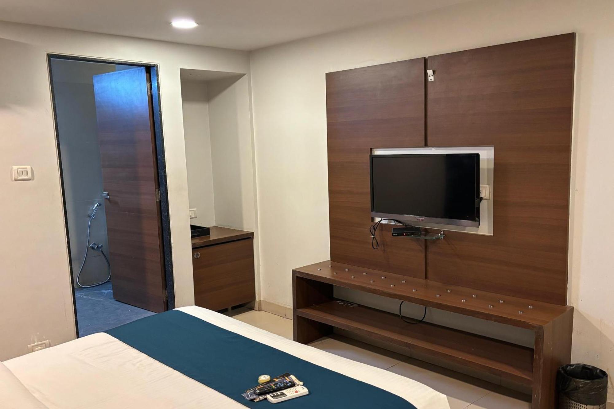 Hotel Concord Galaxy ムンバイ エクステリア 写真